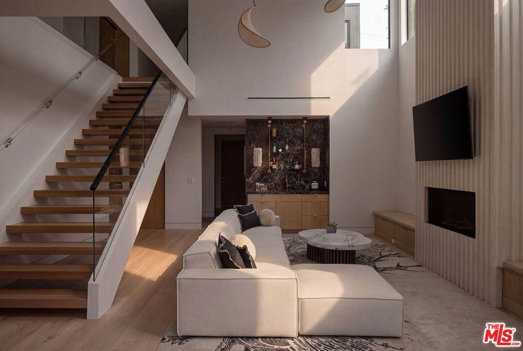 MLS #25558709 image #0