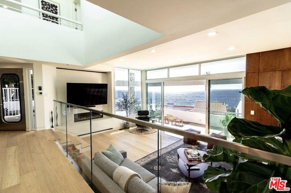 MLS #25566389 image #0