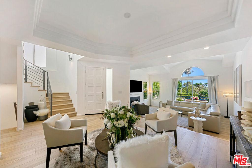 MLS #25570393 image #0