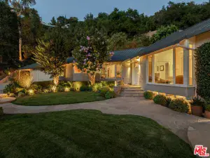 3818 Hollyline Avenue Sherman Oaks