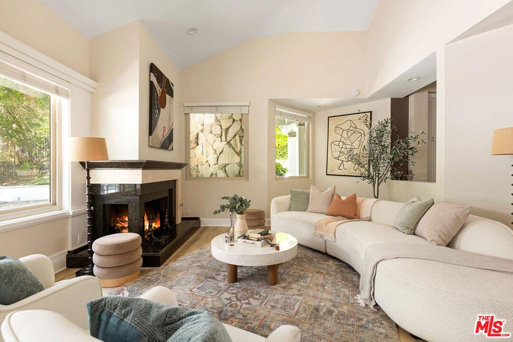 MLS #25581345 image #0