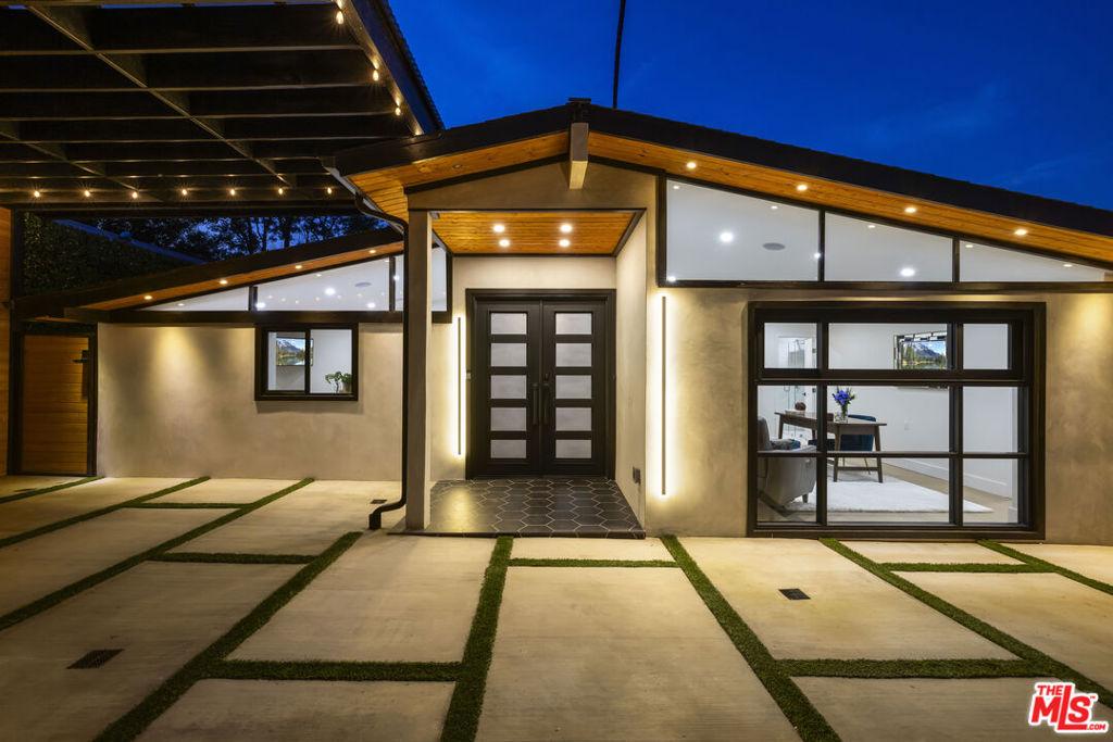 MLS #25582409 image #0