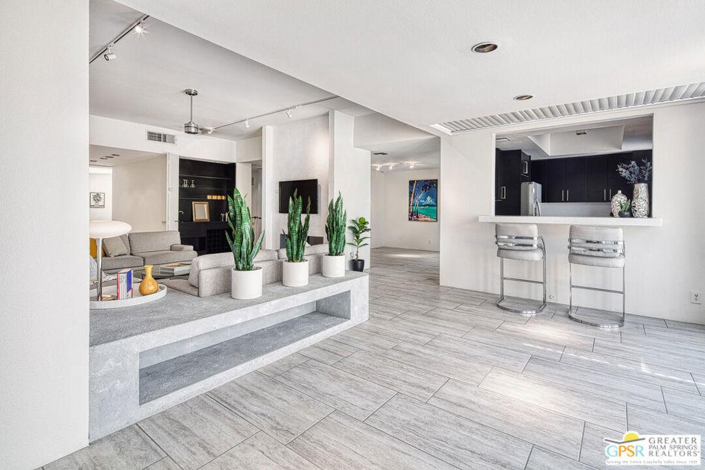 MLS #25583615PS image #0