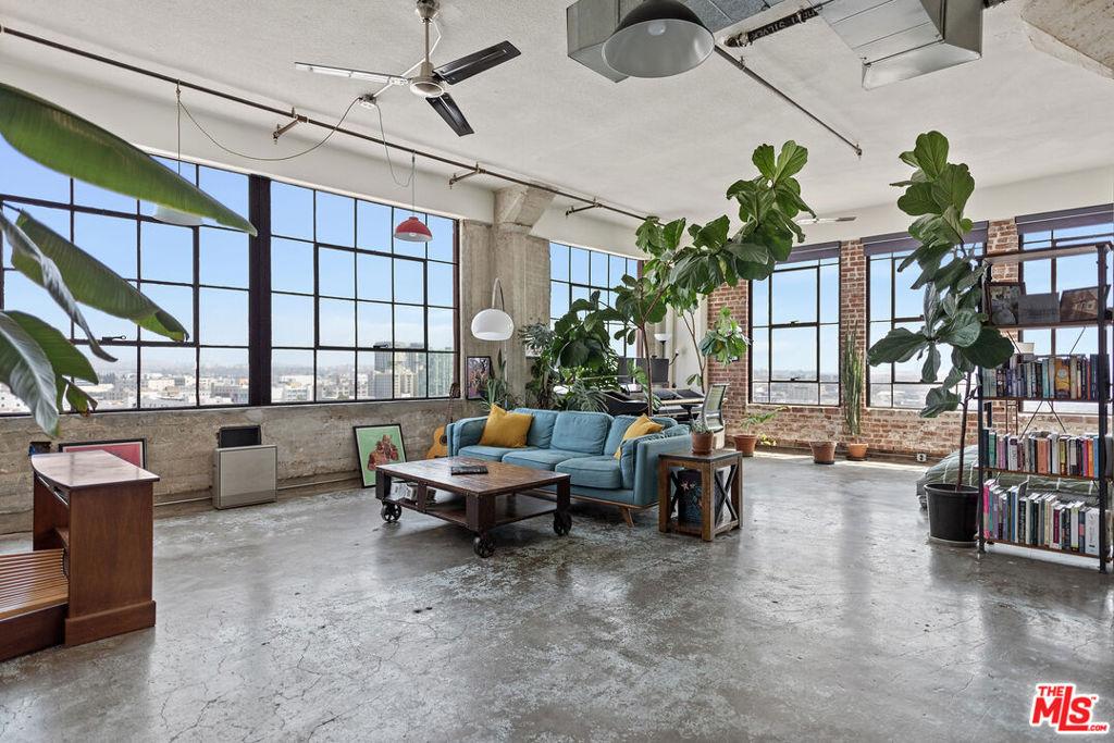 MLS #25583737 image #0