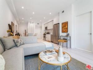 Midvale AV #404 Los Angeles CA 90025 MLS #25586061 45 MLS #25586061 image #0