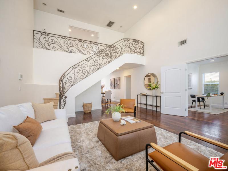 MLS #25586133 image #0