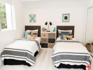 S BARRINGTON AV #103 Los Angeles CA 90049 MLS #25586221 45 MLS #25586221 image #0