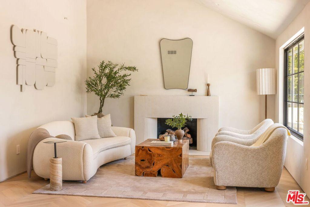 MLS #25587345 image #0