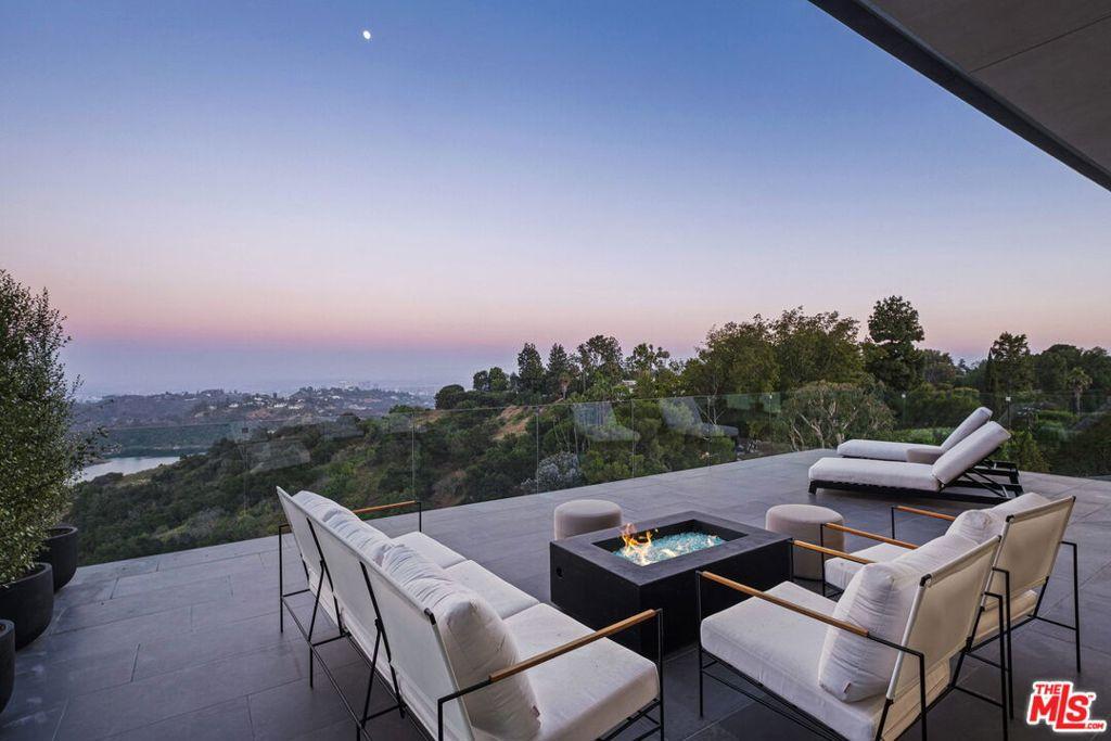 MLS #25589327 image #0