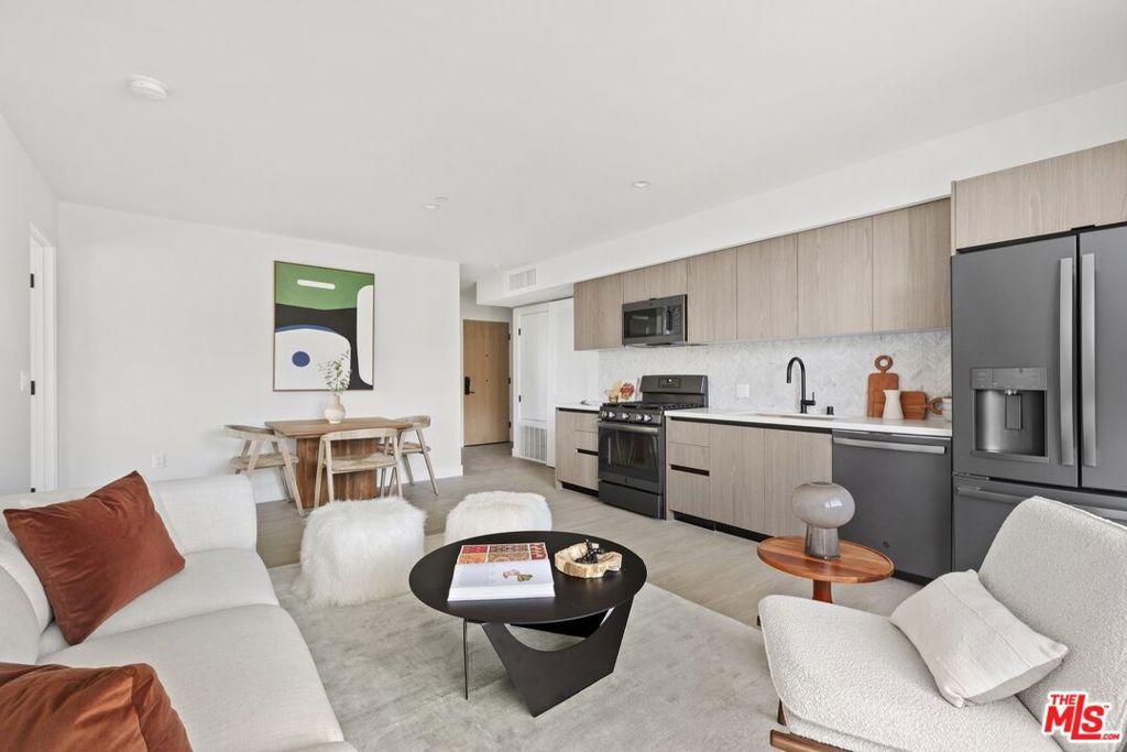 MLS #25591055 image #0