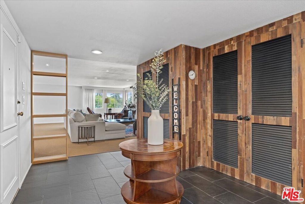 MLS #25591359 image #0