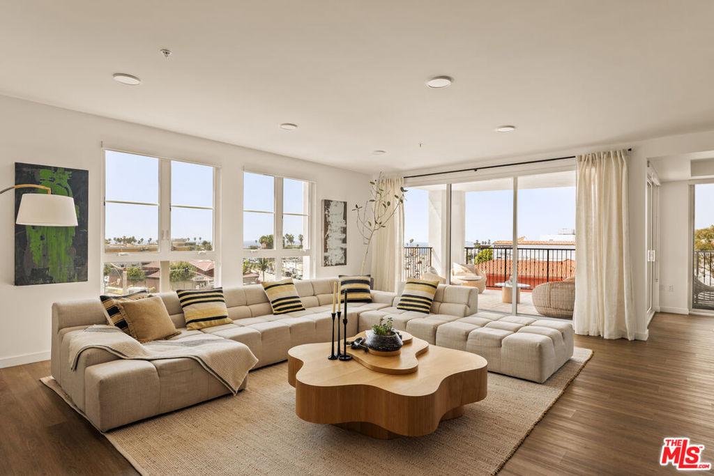 MLS #25592717 image #0