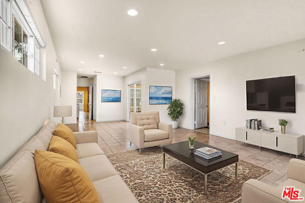 MLS #25593229 image #0