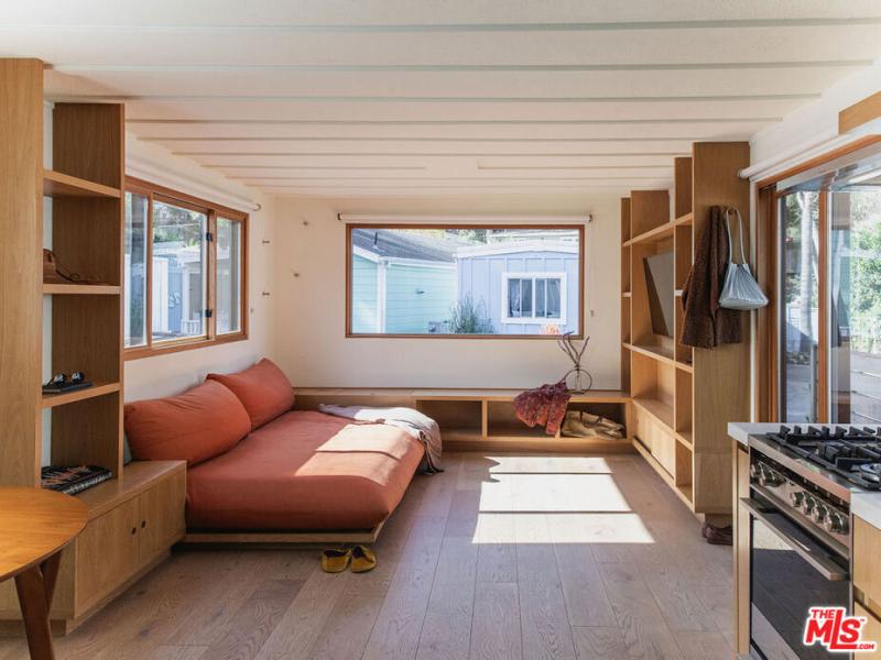 MLS #25594545 image #0
