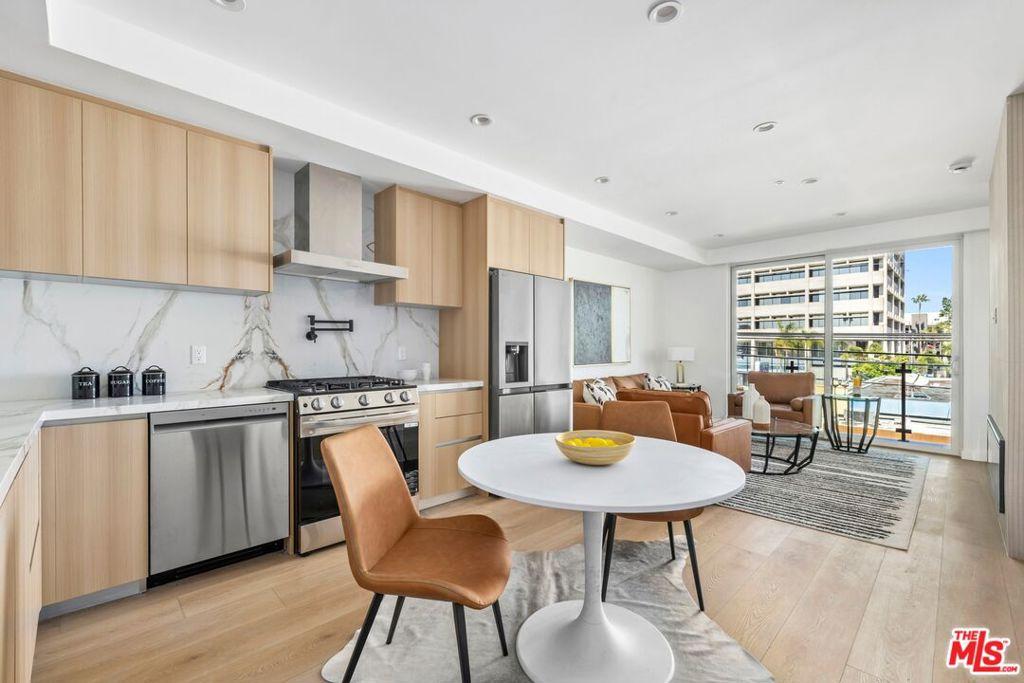 MLS #25596409 image #0