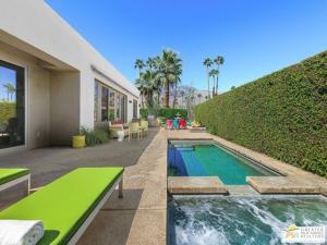 MLS #25596653PS image #0