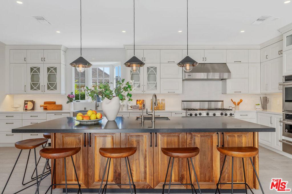 MLS #25597011 image #0