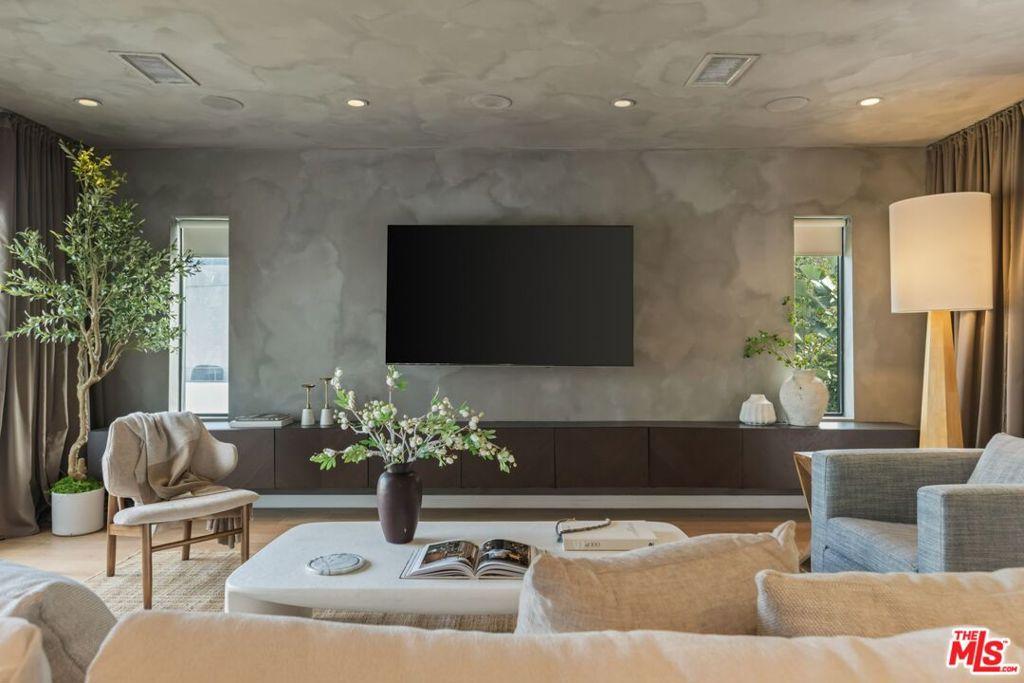 MLS #25599465 image #0