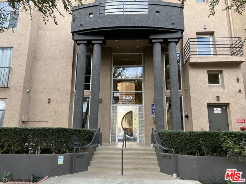 640 W 4th ST #205 Long Beach CA 90802 | MLS #25599787 45 MLS #25599787 image #0