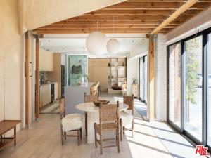 MLS #25600055 image #0