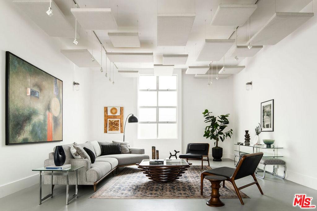 MLS #25607431 image #0