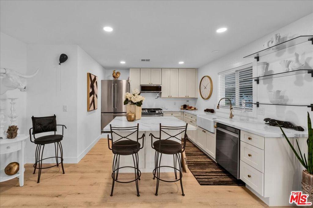 MLS #25608115 image #0