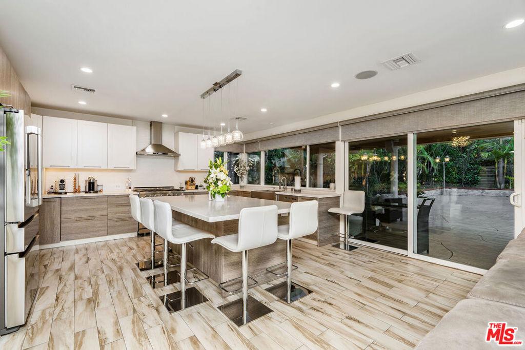 MLS #25608157 image #0