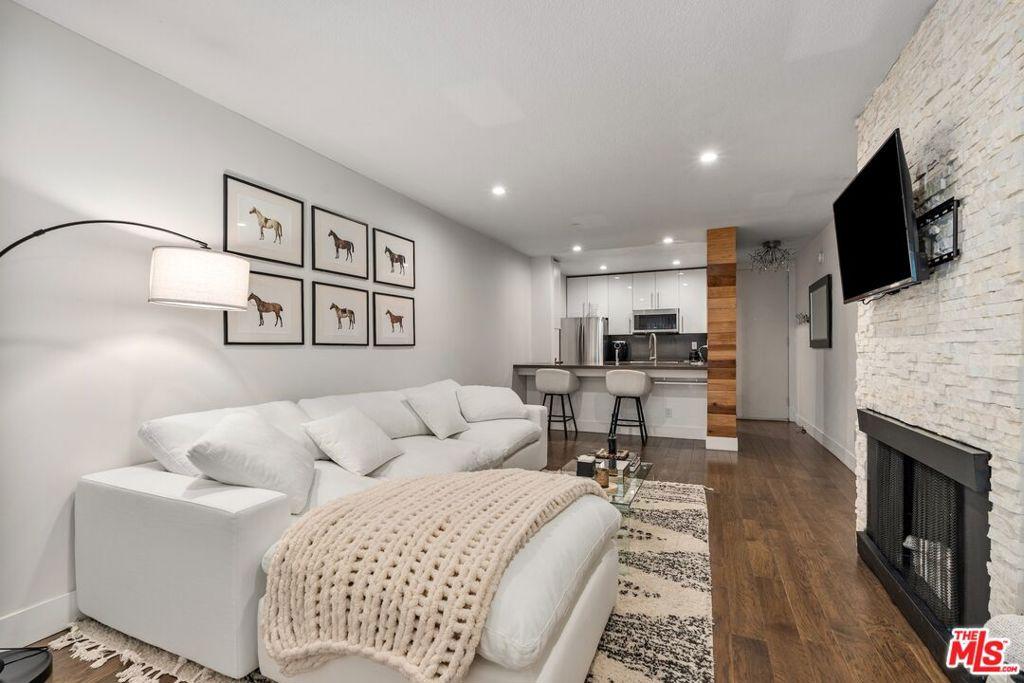 MLS #25608857 image #0