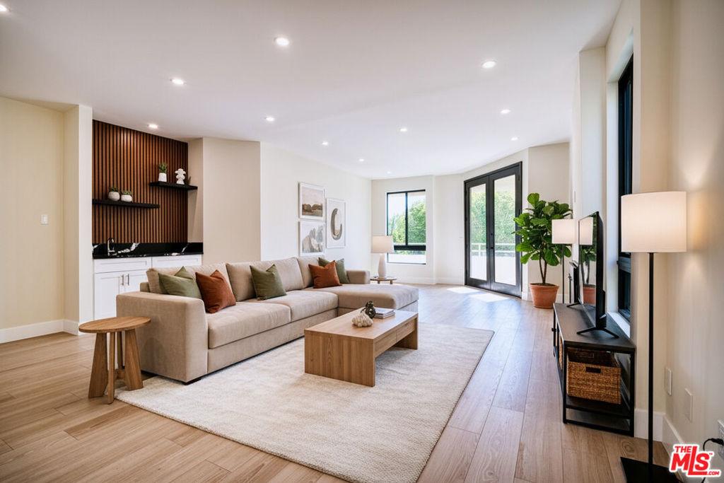 MLS #25608863 image #0