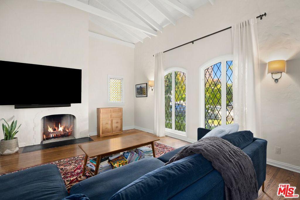 MLS #25608939 image #0