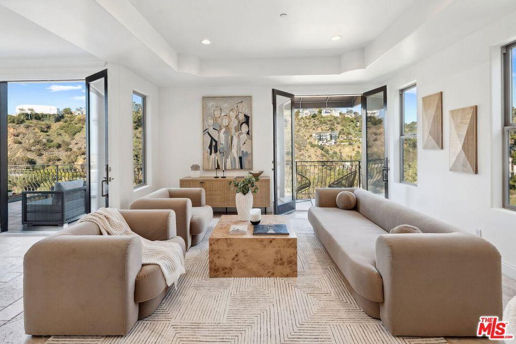 MLS #25609915 image #0