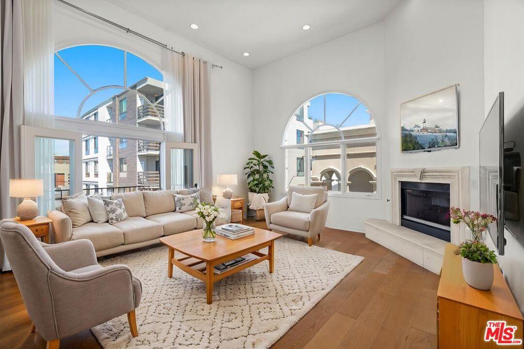 MLS #25609967 image #0