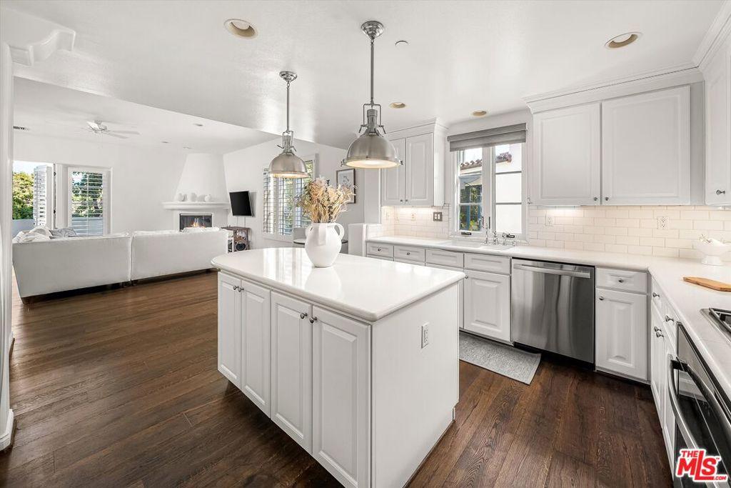 MLS #25612013 image #0