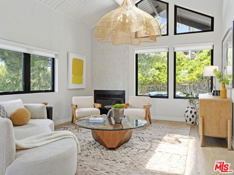 MLS #25613981 image #0