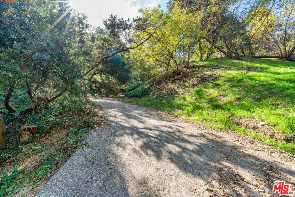 1 Comida WY Topanga CA 90290 | MLS #25616439 41 MLS #25616439 image #0