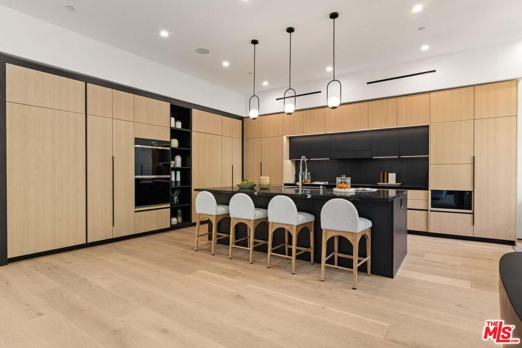 MLS #25617067 image #0