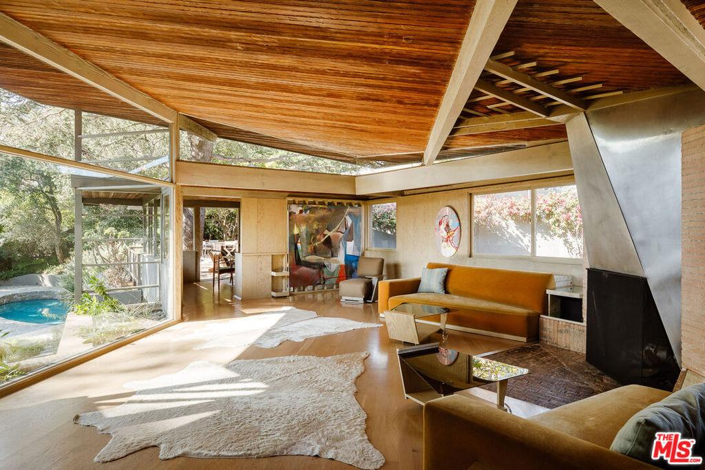 MLS #25618125 image #0