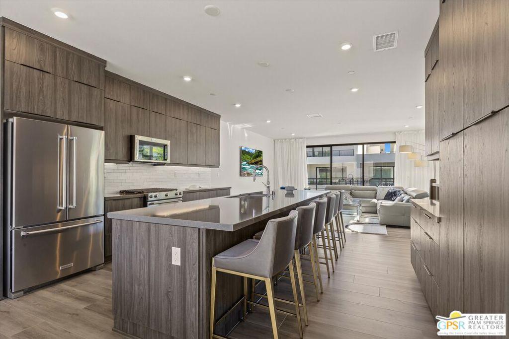 MLS #25618601PS image #0