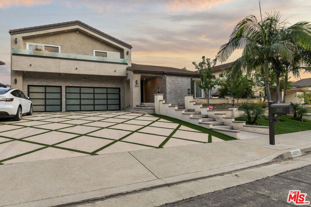 MLS #25618855 image #0