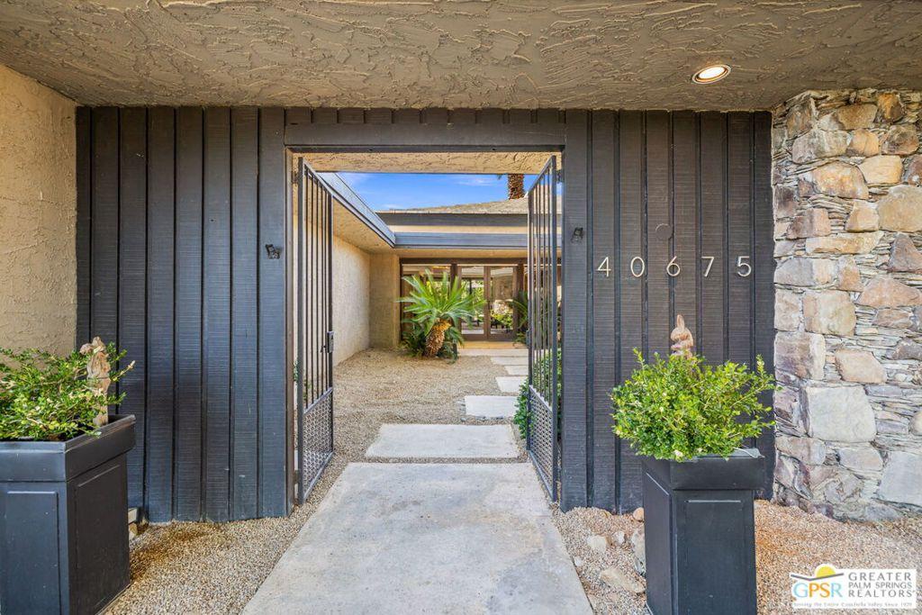 MLS #25619095PS image #0