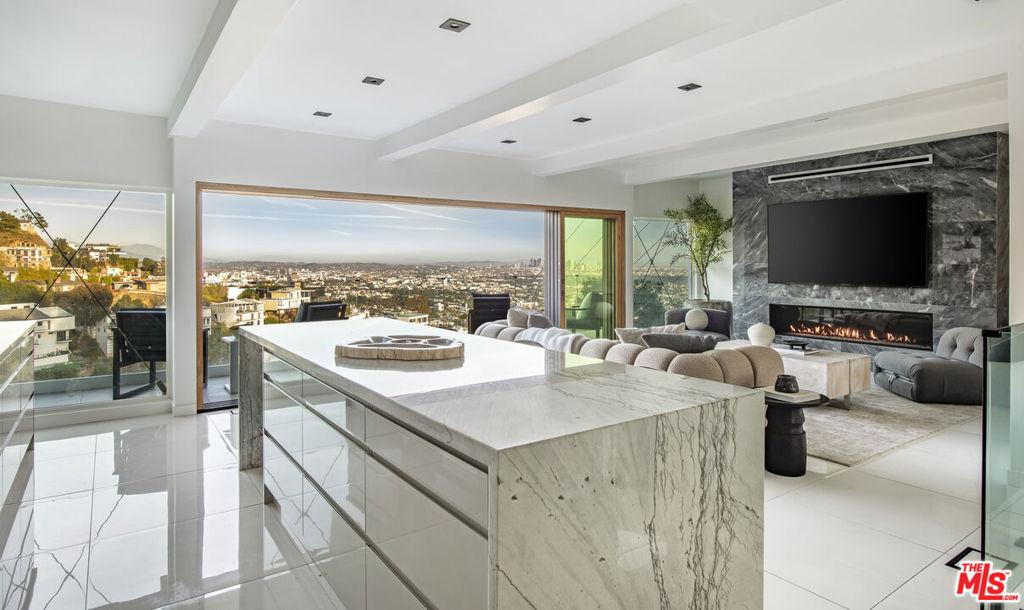 MLS #25620067 image #0