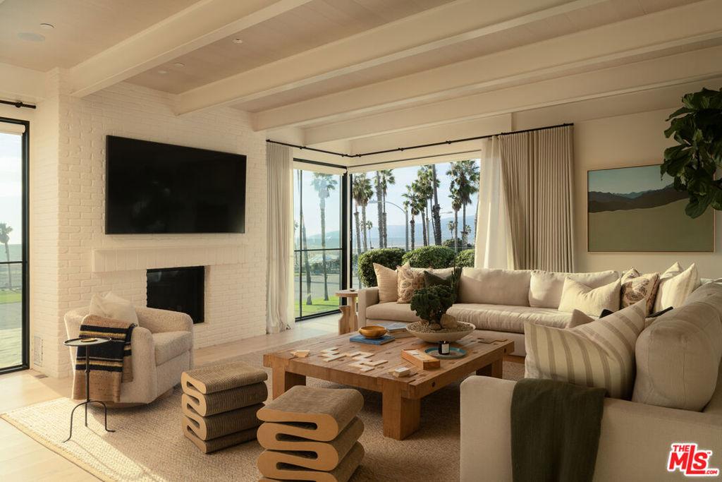 MLS #25621773 image #0