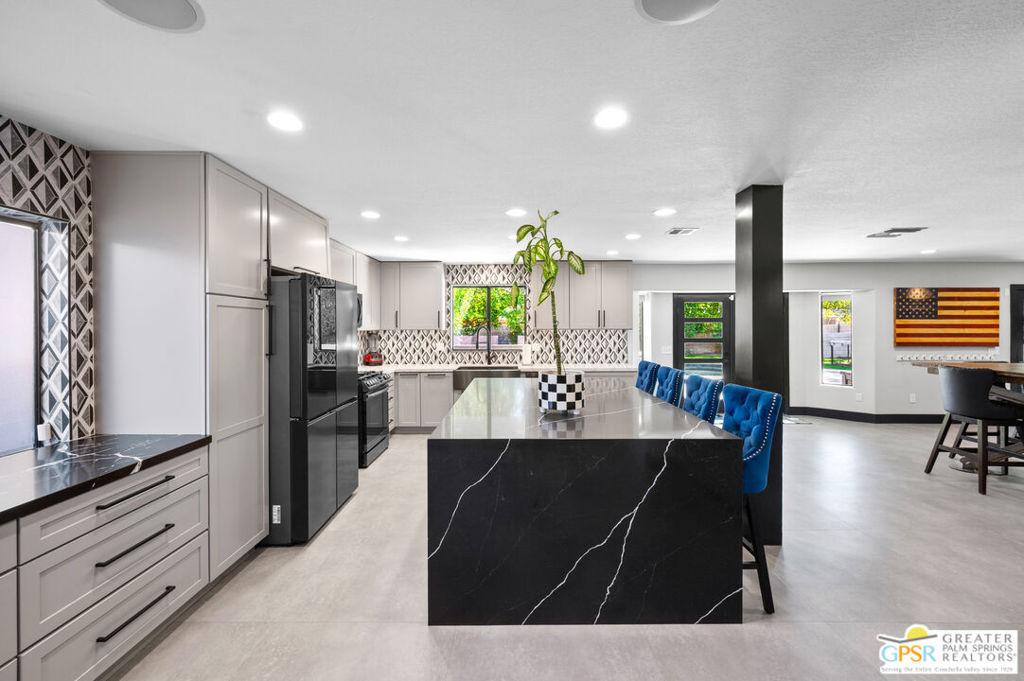 MLS #25622623PS image #0