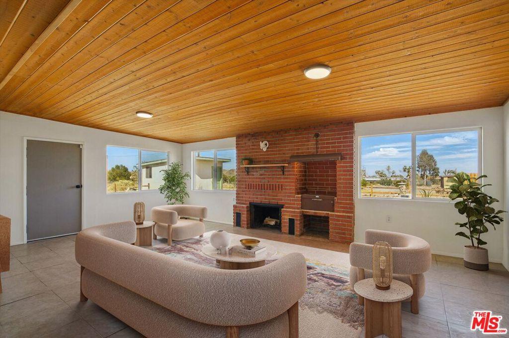 MLS #25622643 image #0