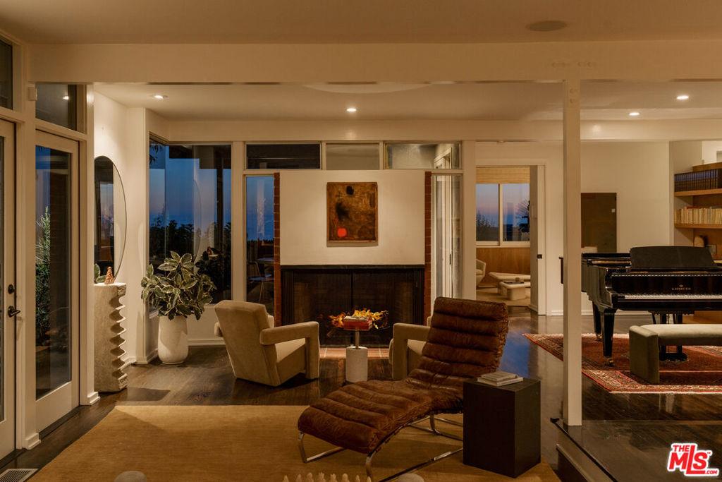 MLS #25625385 image #0