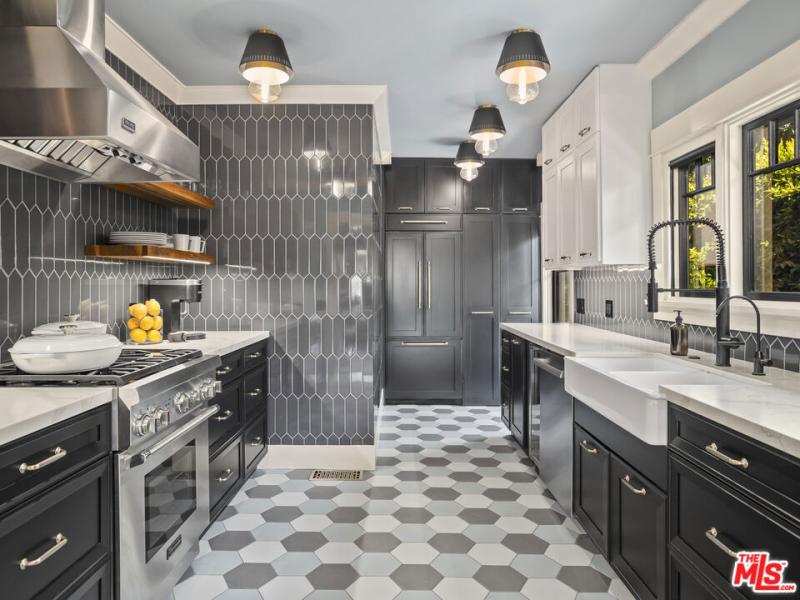 MLS #25625537 image #0