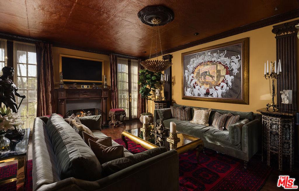 MLS #25625943 image #0