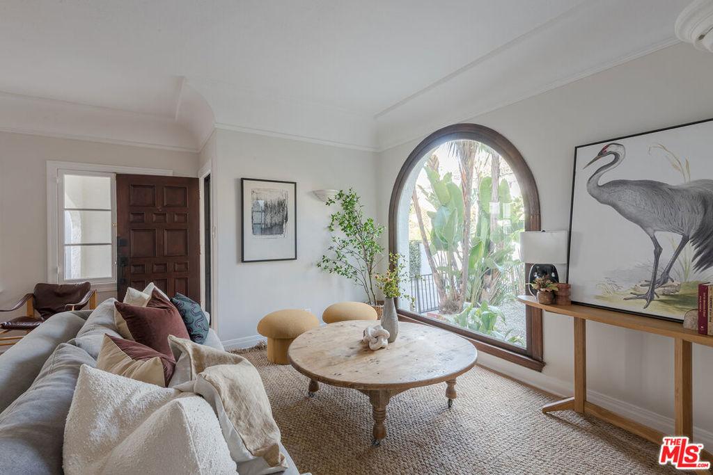 MLS #25627061 image #0