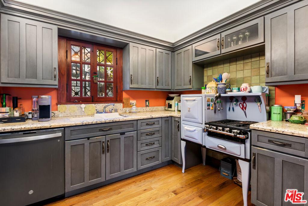 MLS #25628505 image #0