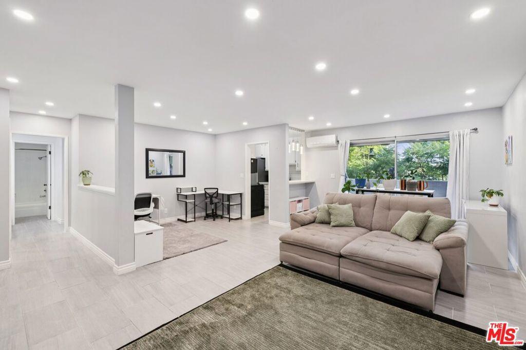 MLS #25628931 image #0
